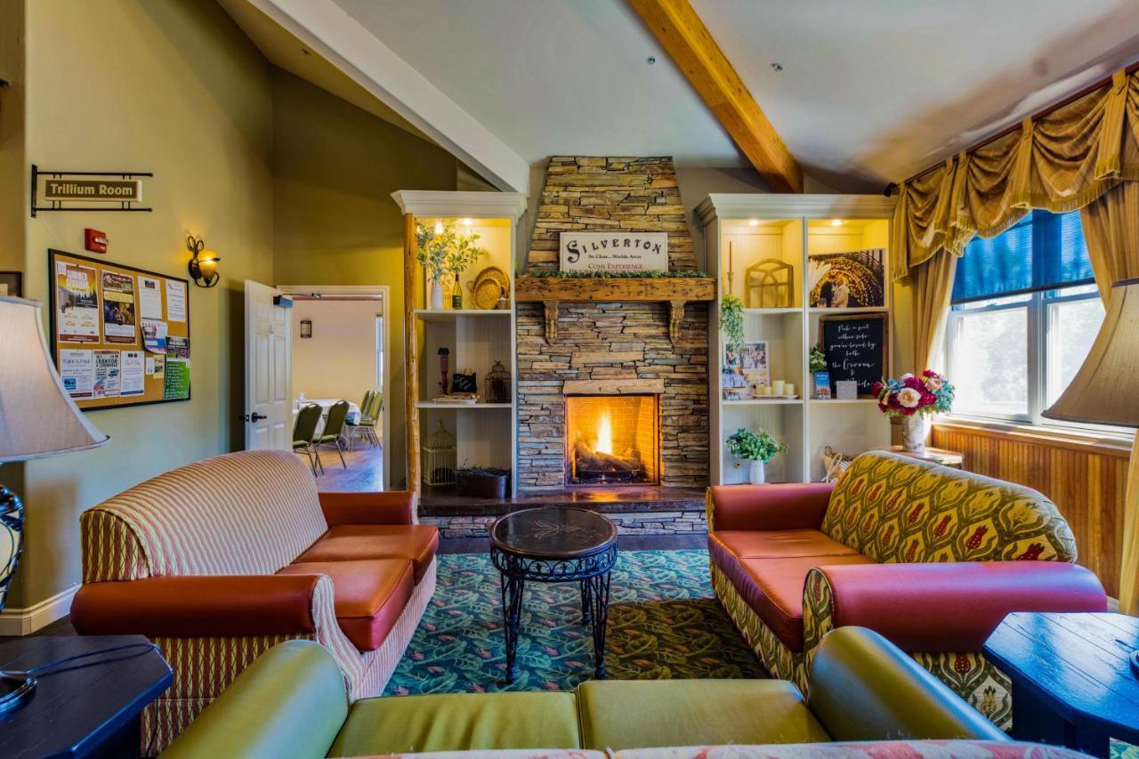 Lodge Oregon Garden